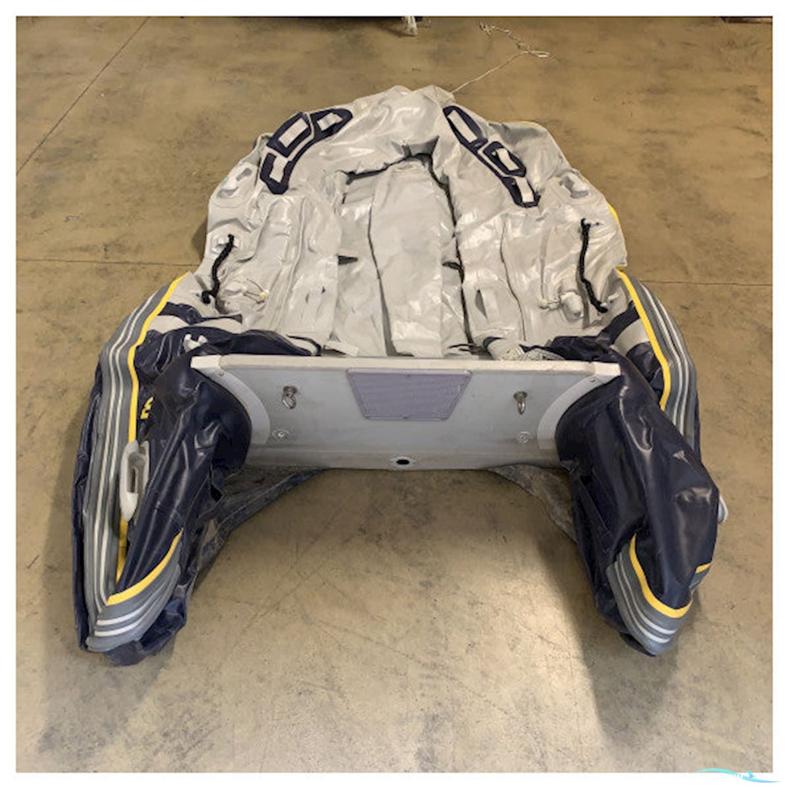 Yellow V VB270 2.7 M Inflatable Rubber Boat For 7 People