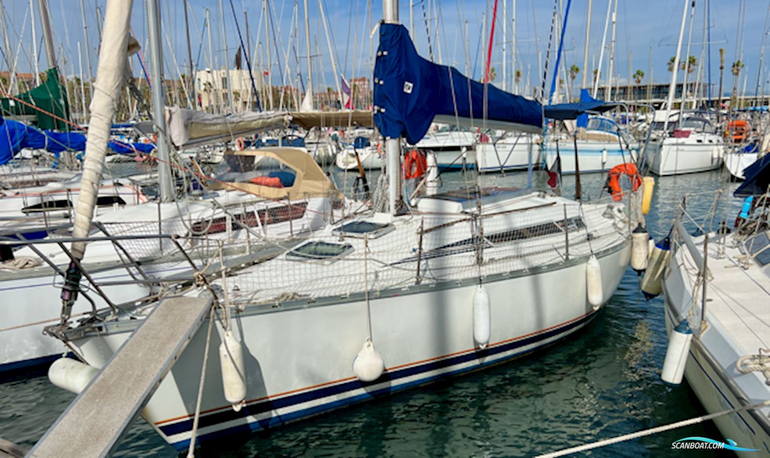 Beneteau First 325 Gte Sailing boat 1986, with Volvo Penta 28 CV engine, Spain