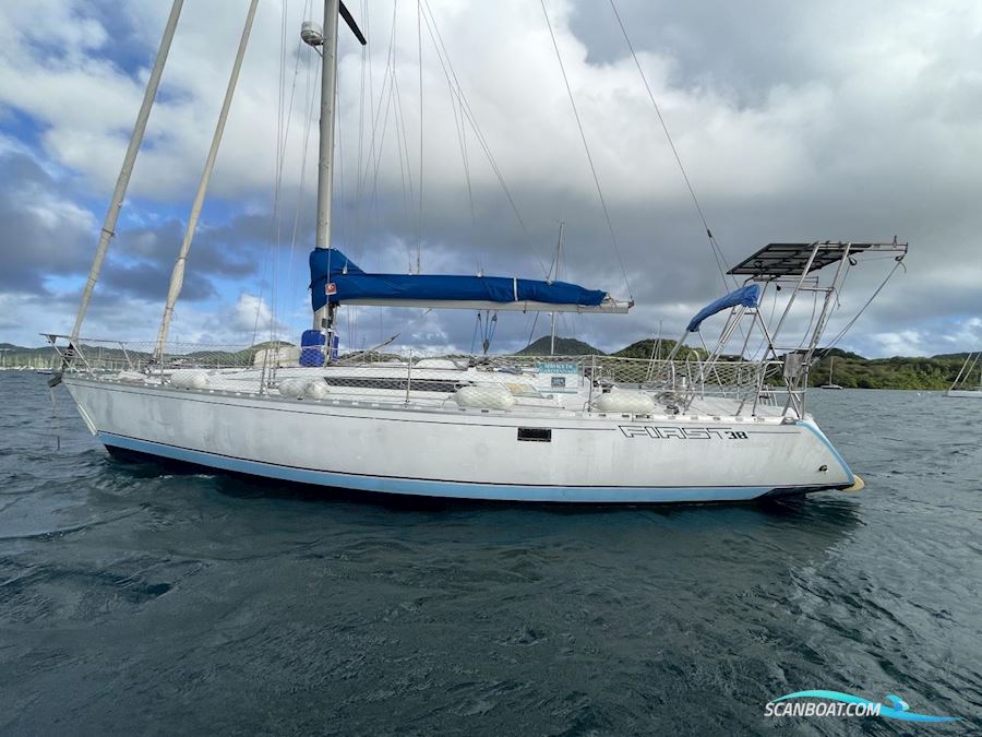 First 38 Sailing boat 1984, with Sole 44 Mini engine, Martinique