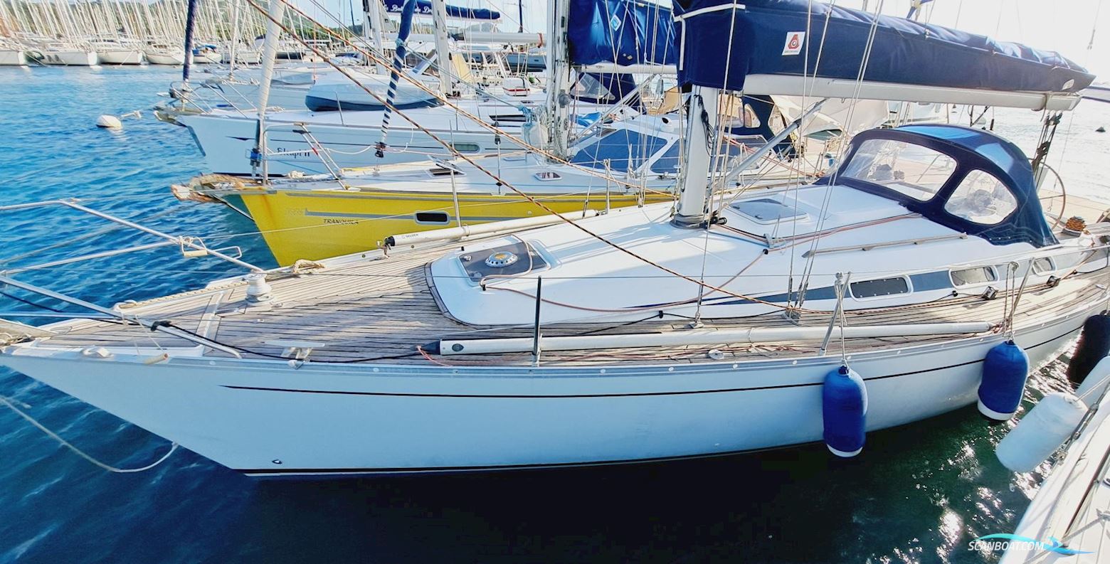 Grand-Soleil 37 Sailing boat 2002, with Yanmar 3JH3EL engine, Martinique
