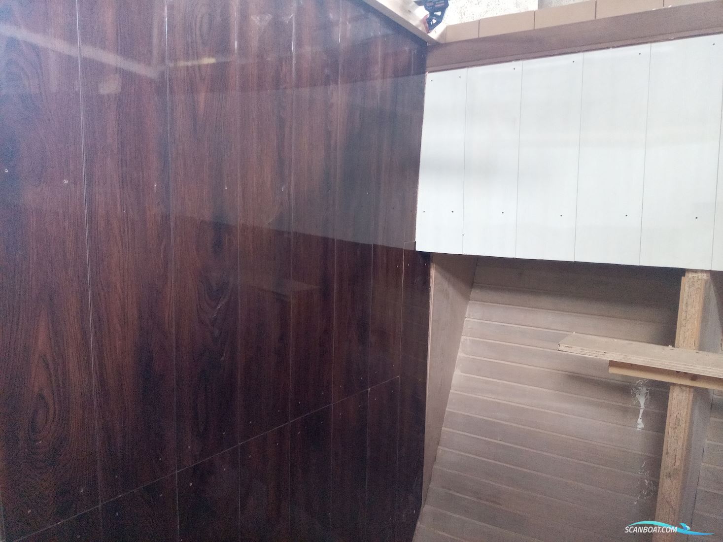 43ft Deck Saloon