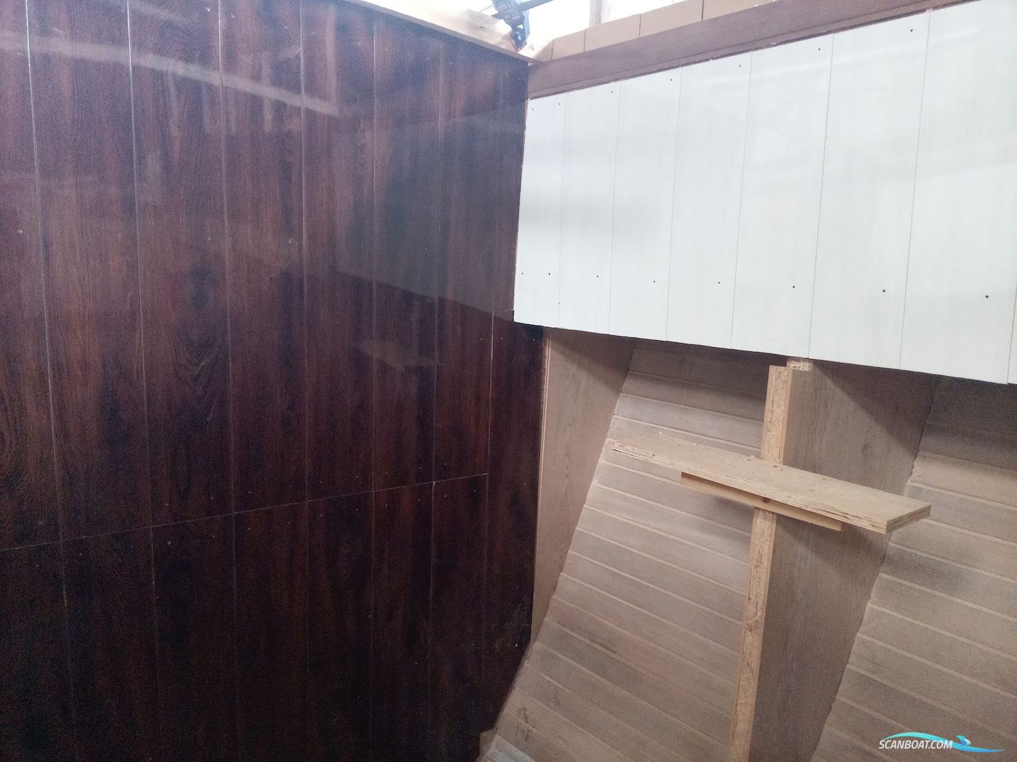 43ft Deck Saloon