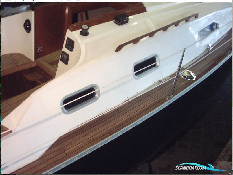 43ft Deck Saloon