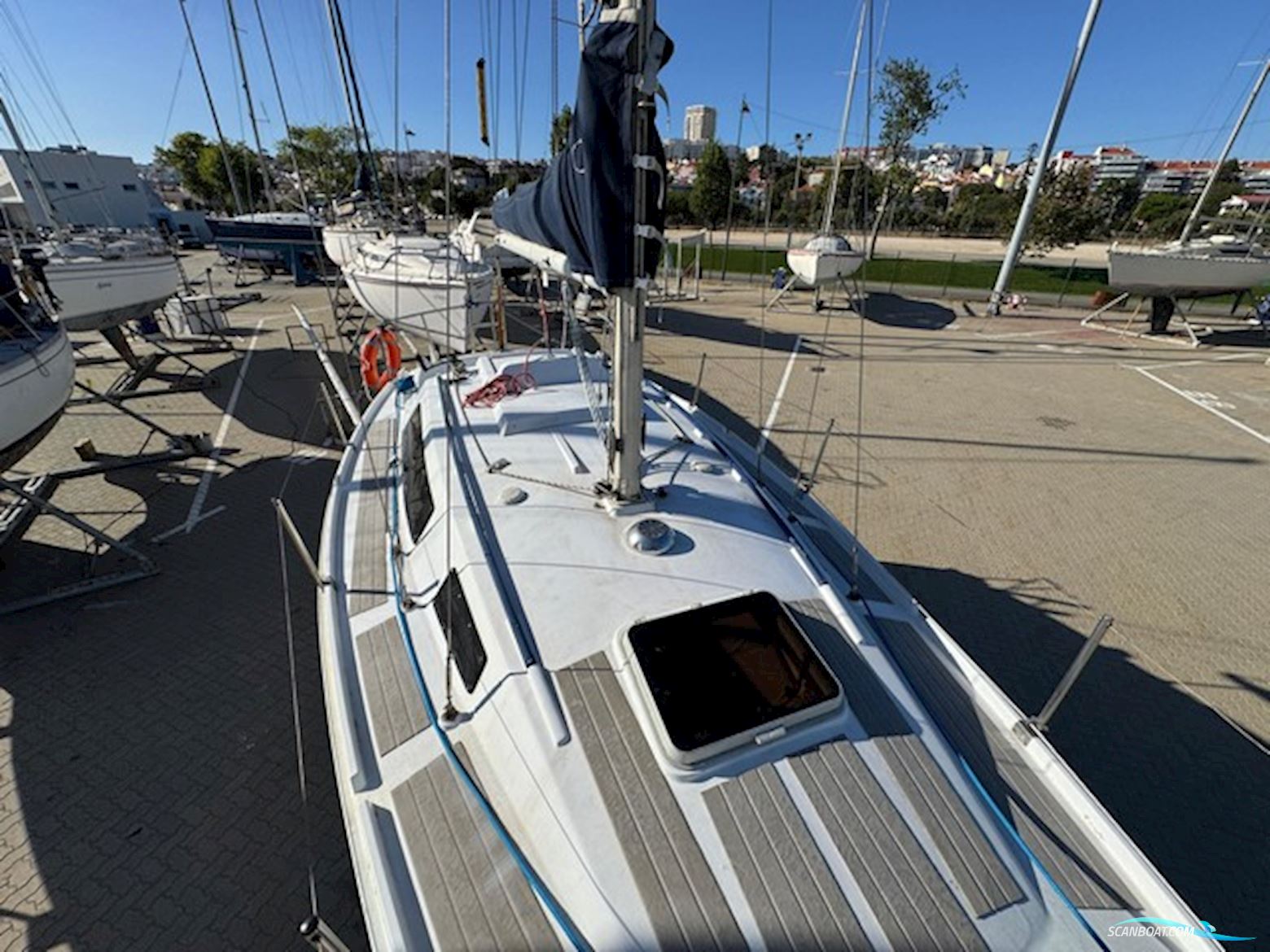 Aloa 27
