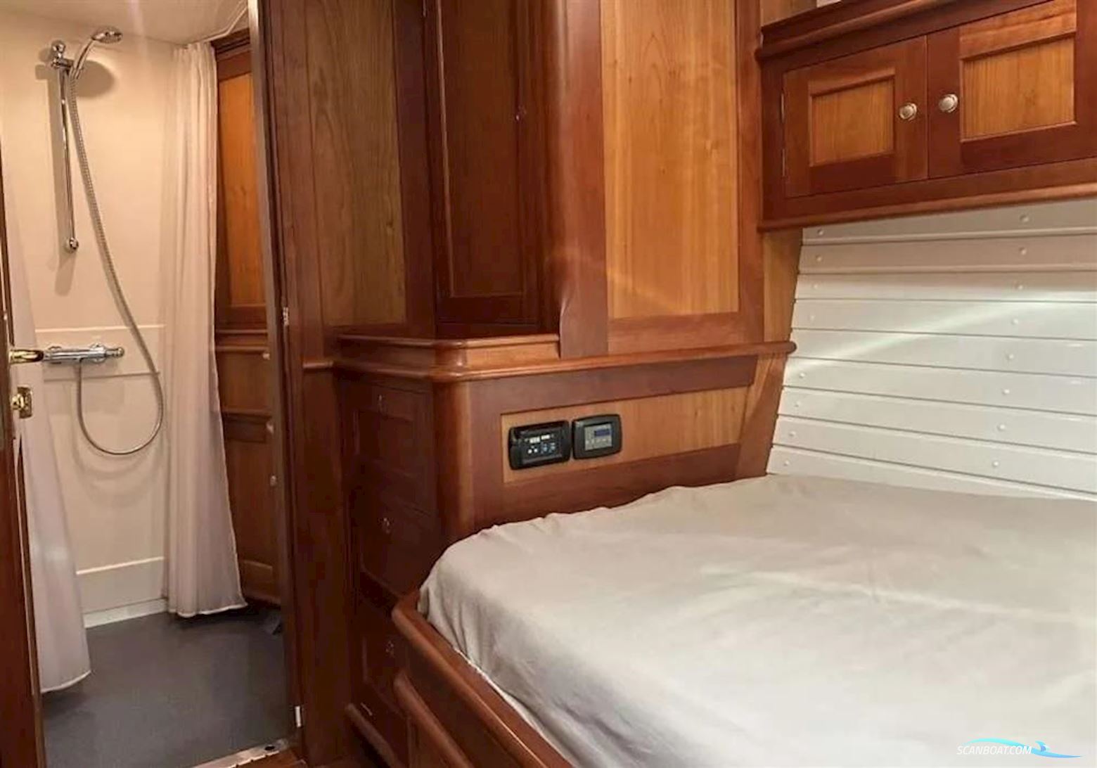 Aluboot BV Hindeloopen semi classic 68