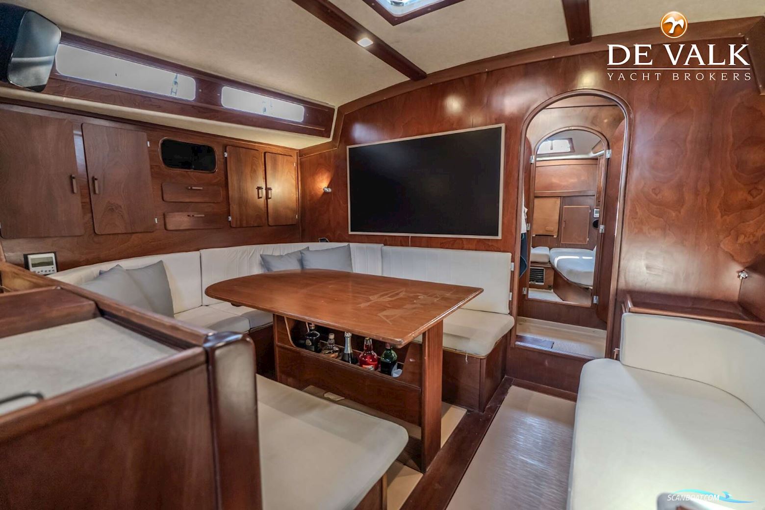 Amel Super Maramu 2000