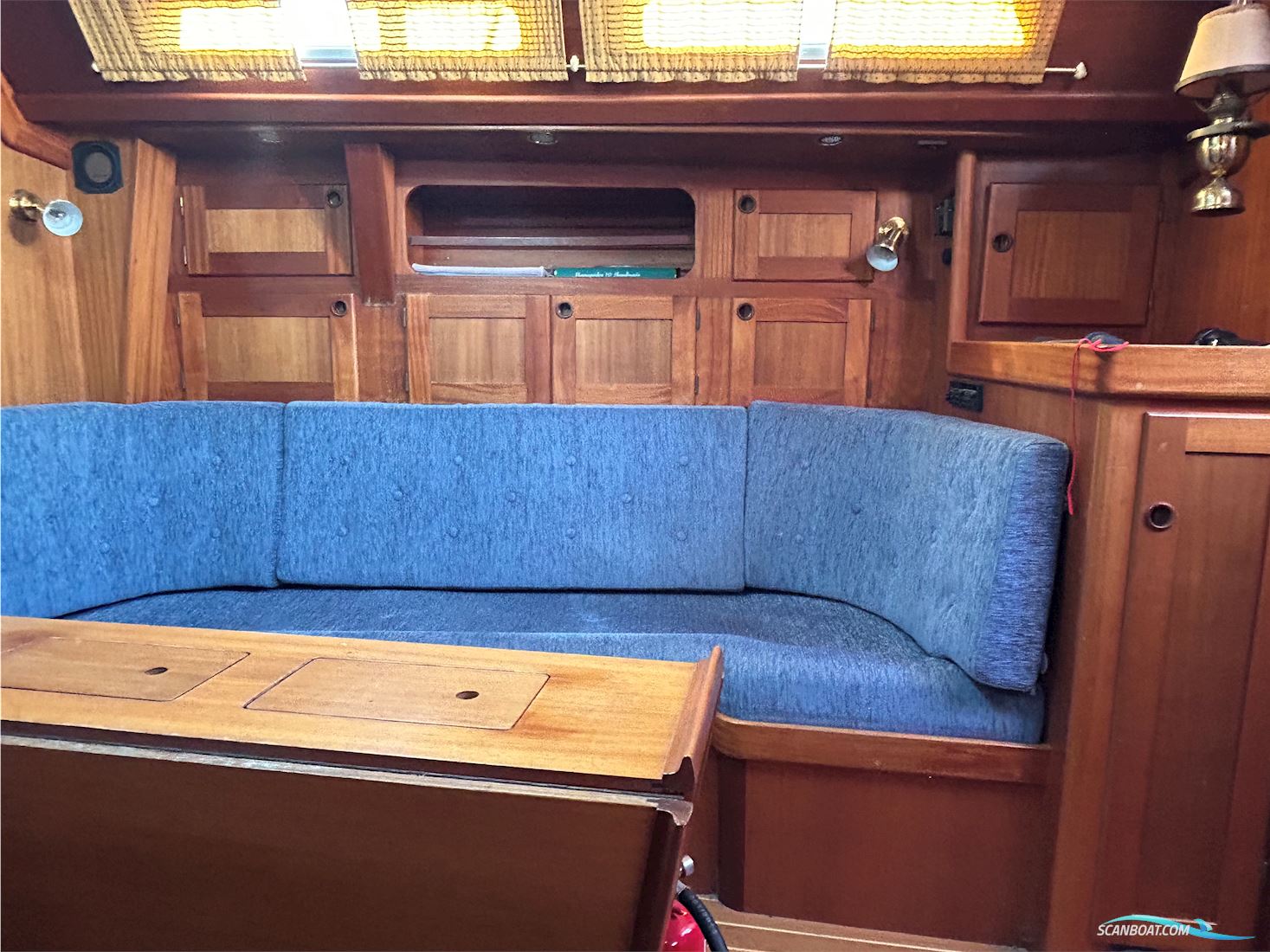 Aphrodite 36