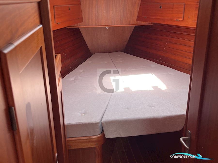 Aphrodite 42