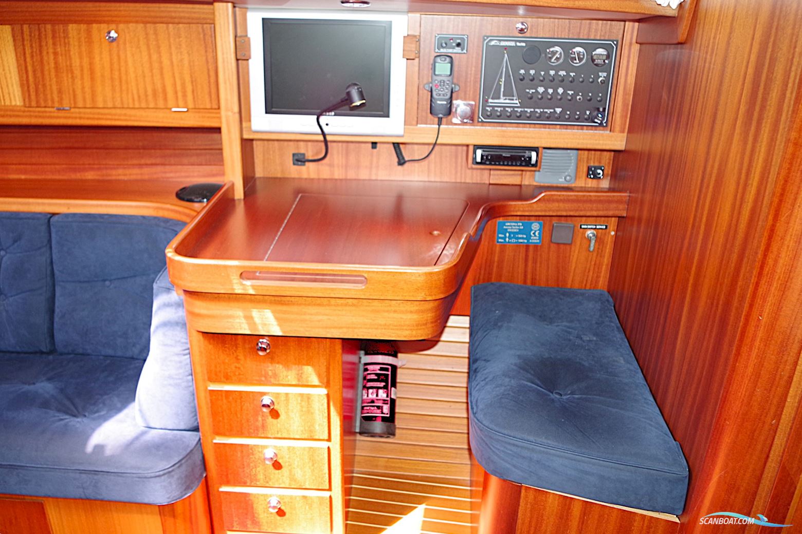Arcona 370