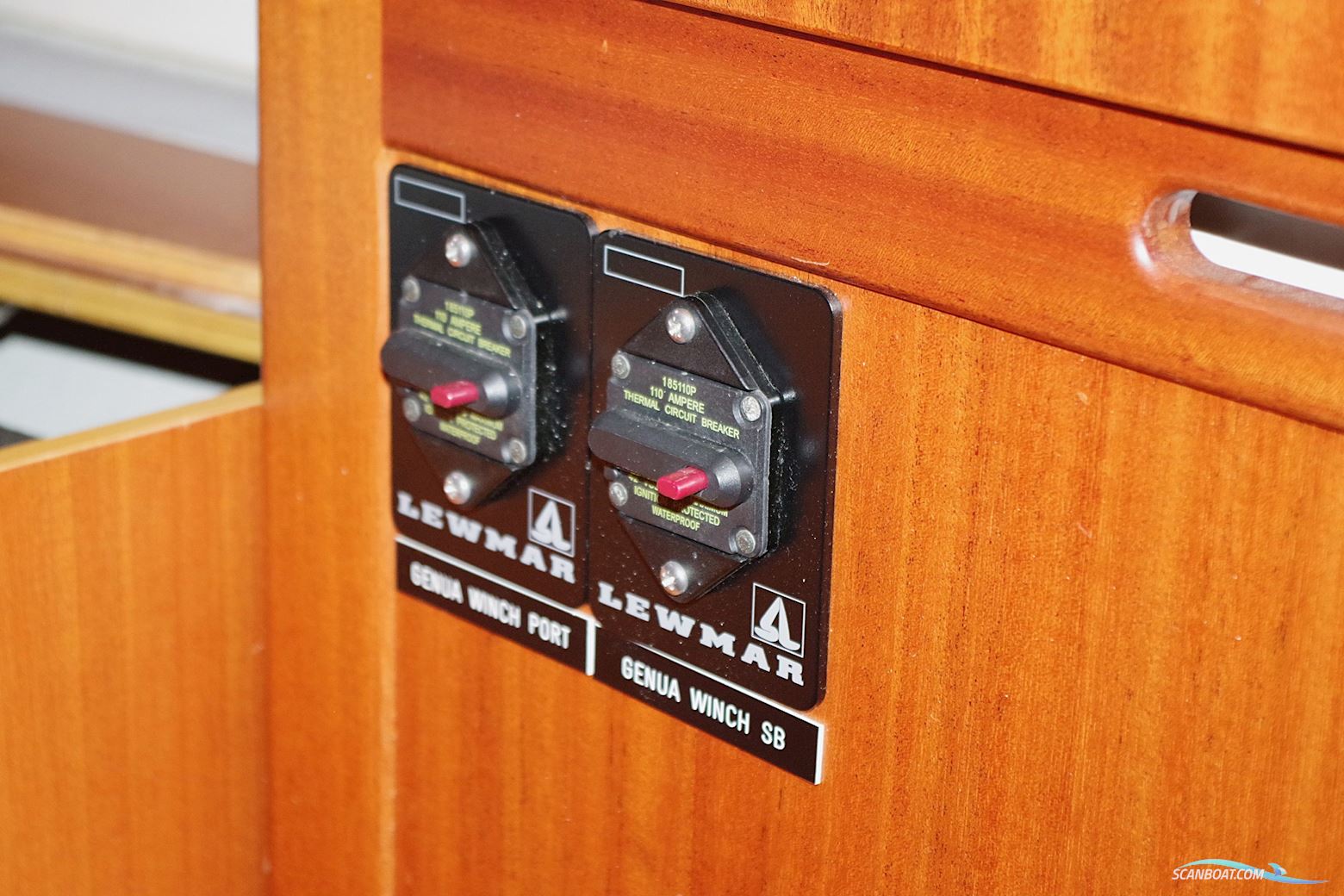 Arcona 370