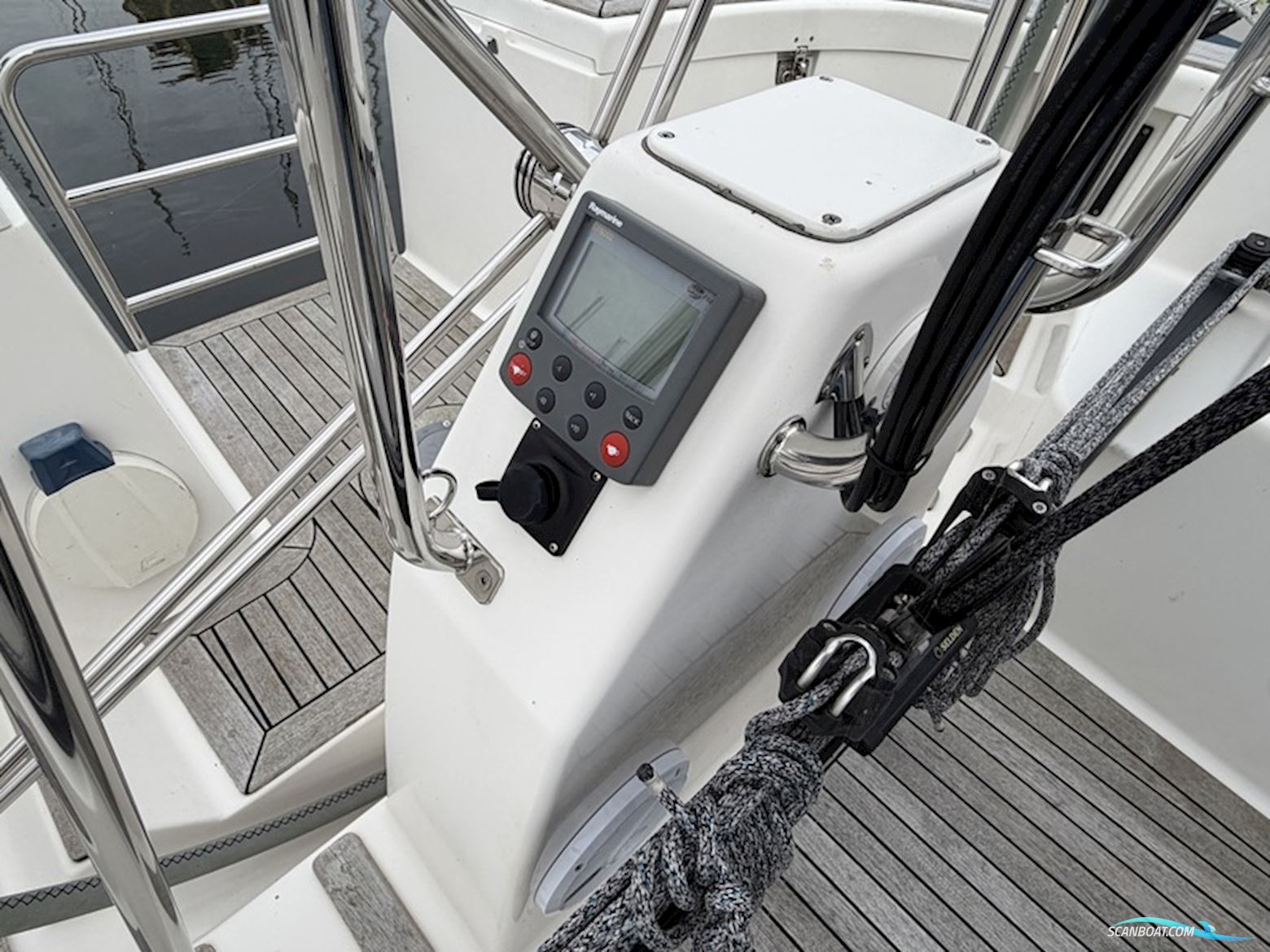 Arcona 370