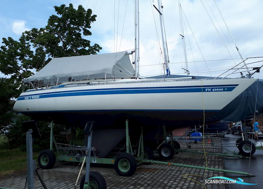 Athena 34 - Helmsman