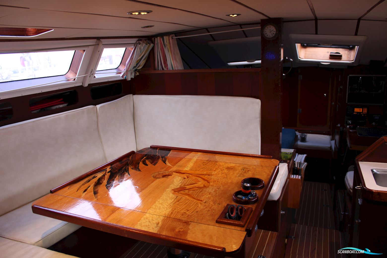 Atlantis 37.5