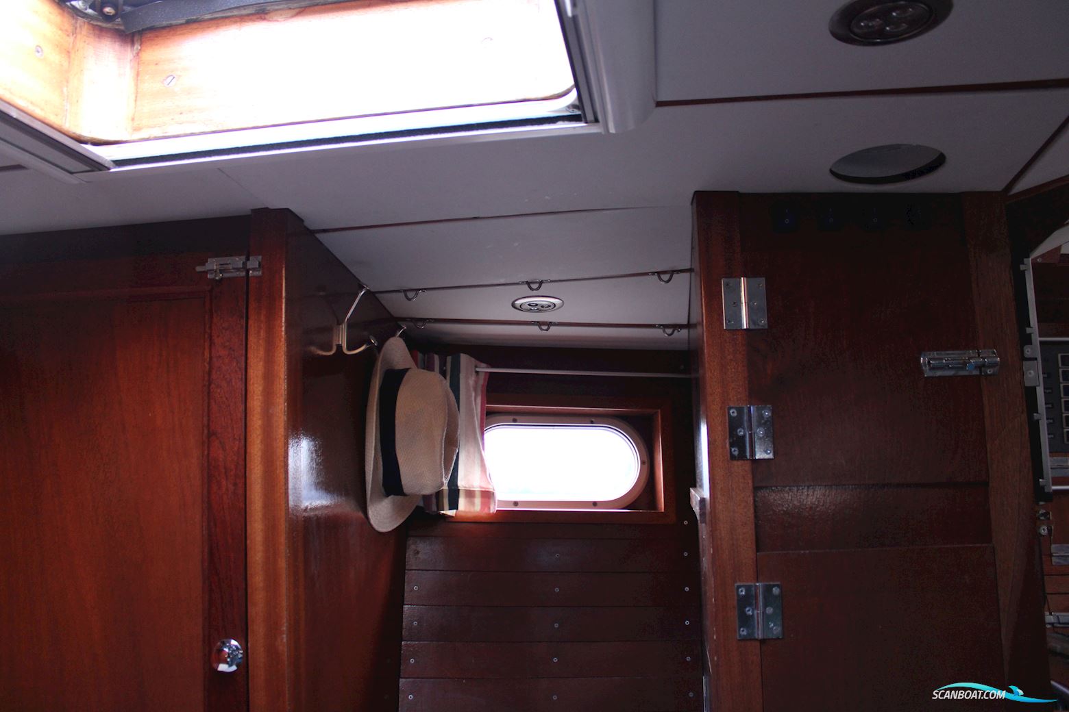 Atlantis 37.5