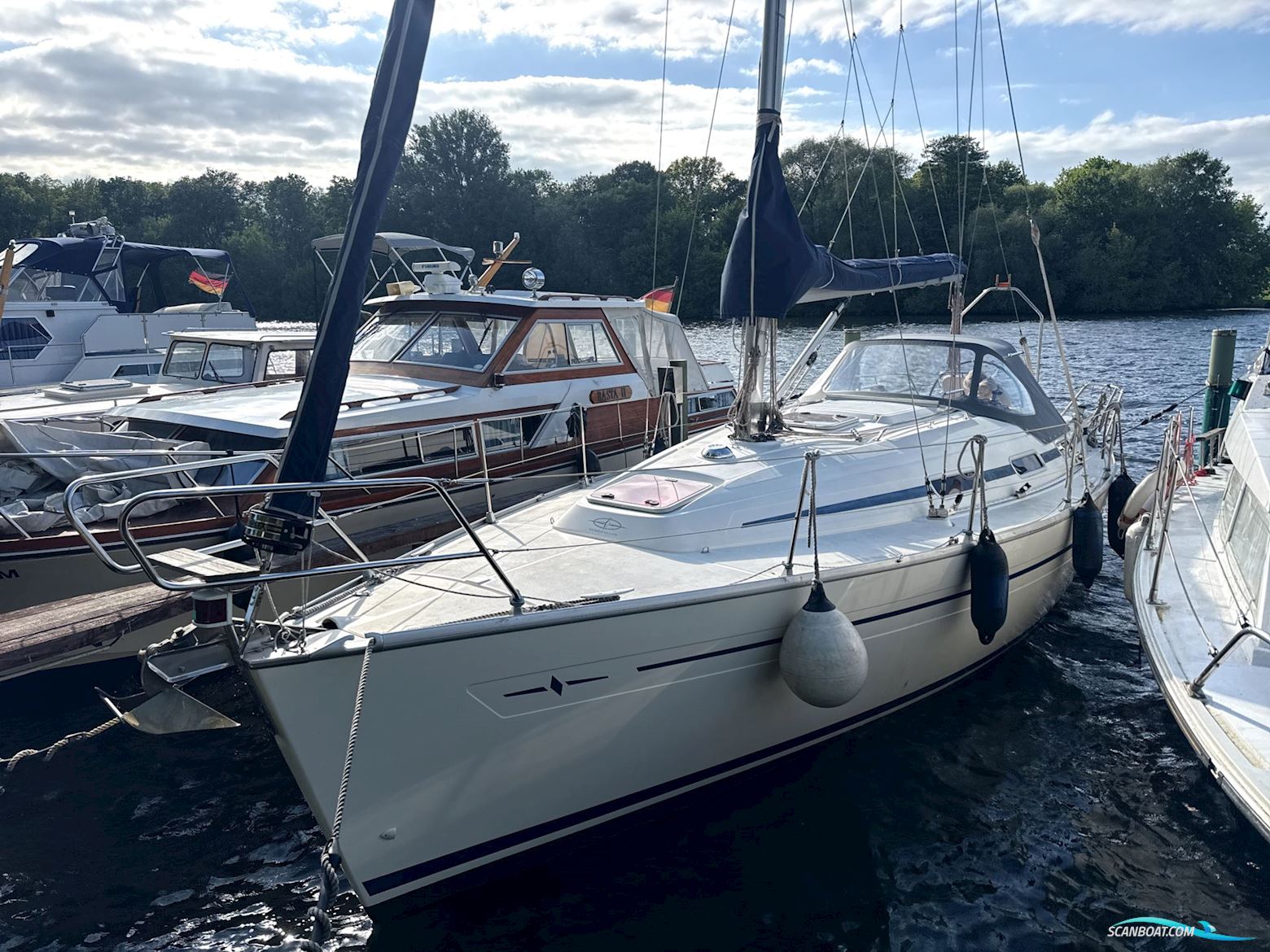 Bavaria 32 Sailingboat 2005, with Volvo MD20-20 engine, Germany