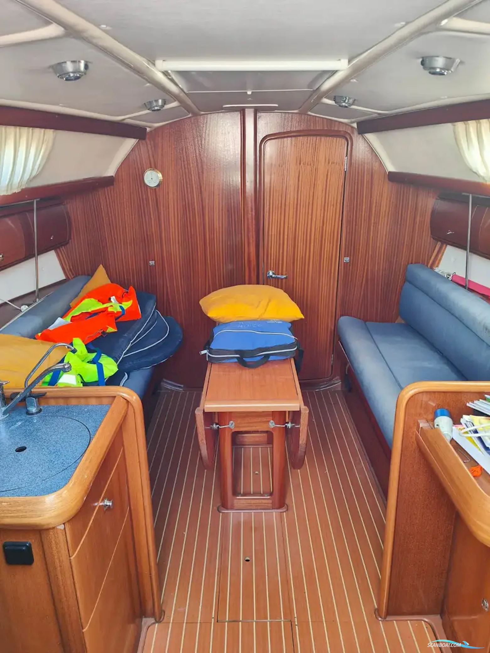 Bavaria 32