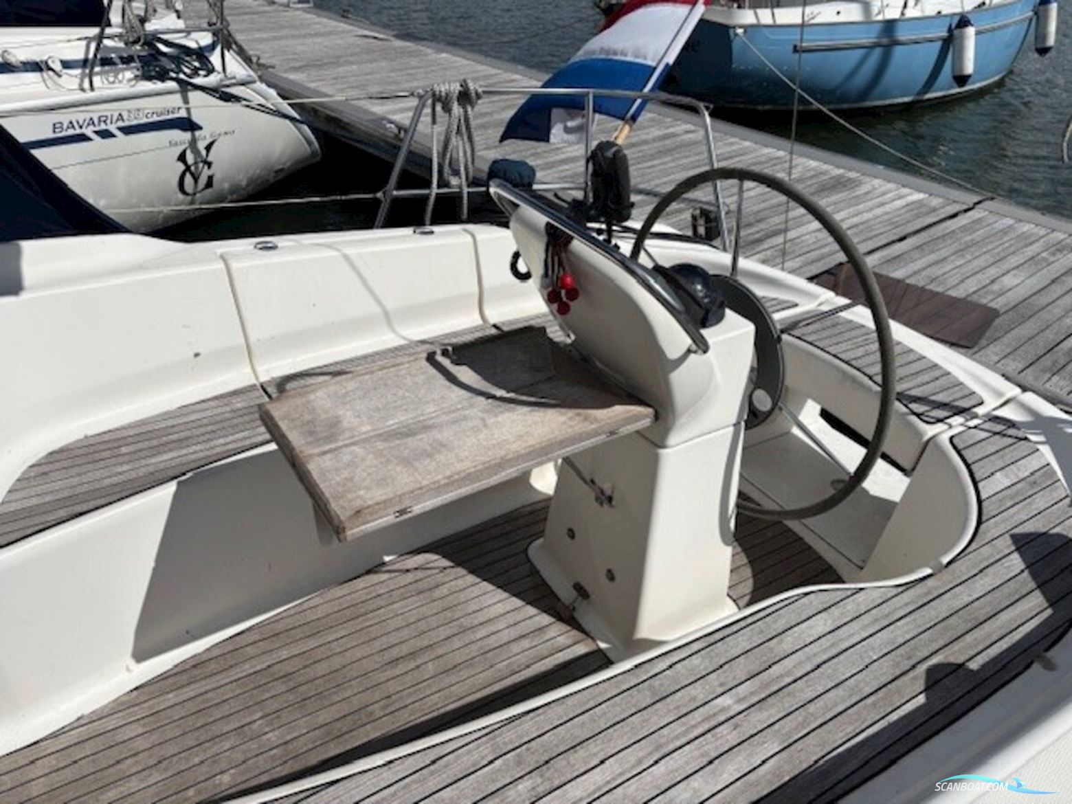 Bavaria 32