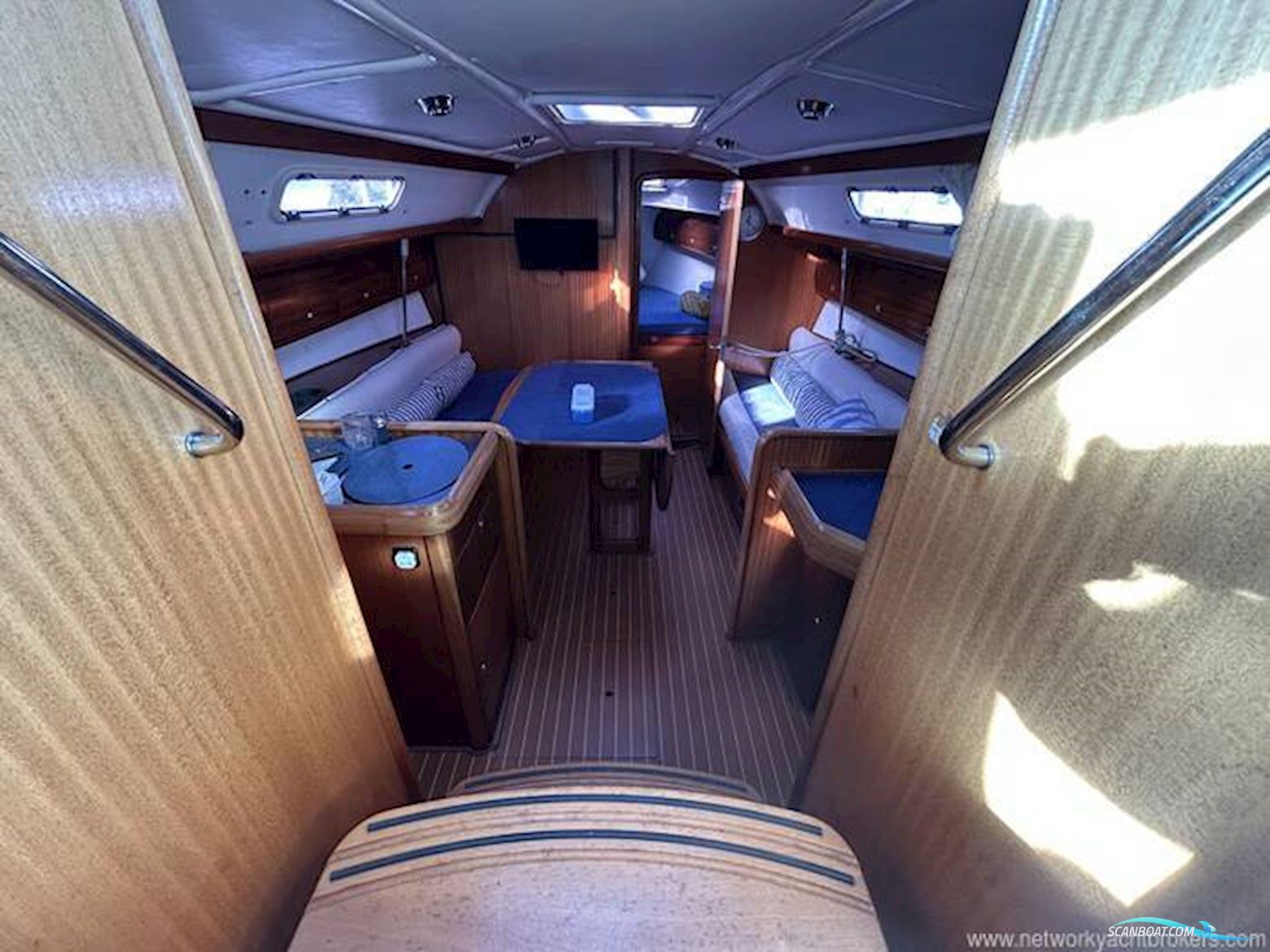 Bavaria 32