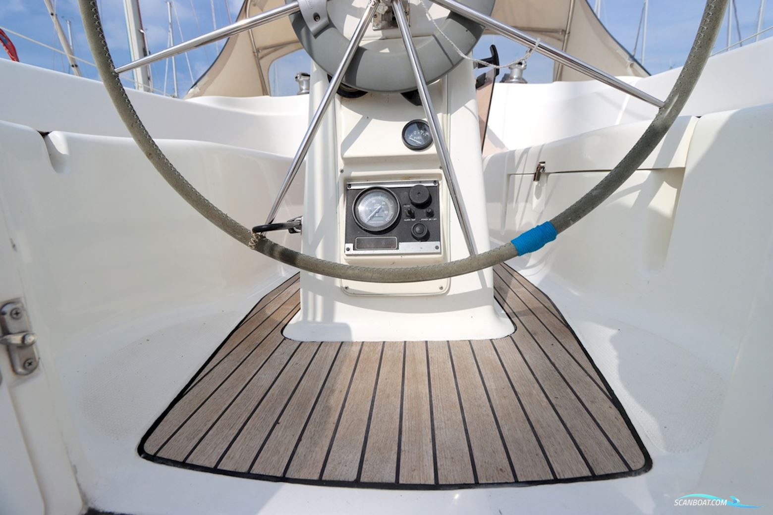 Bavaria 32