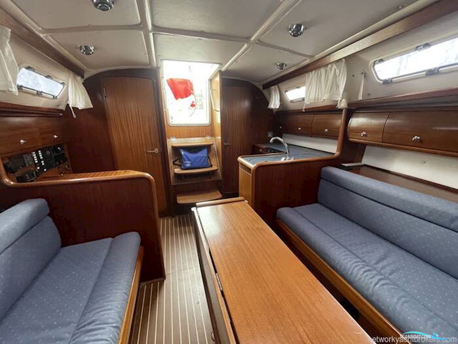 Bavaria 32
