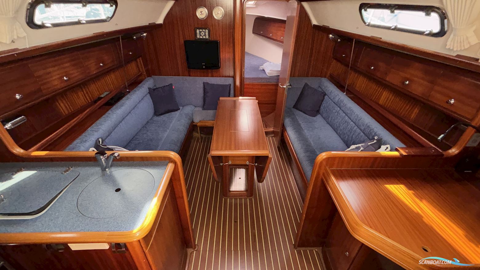 Bavaria 32