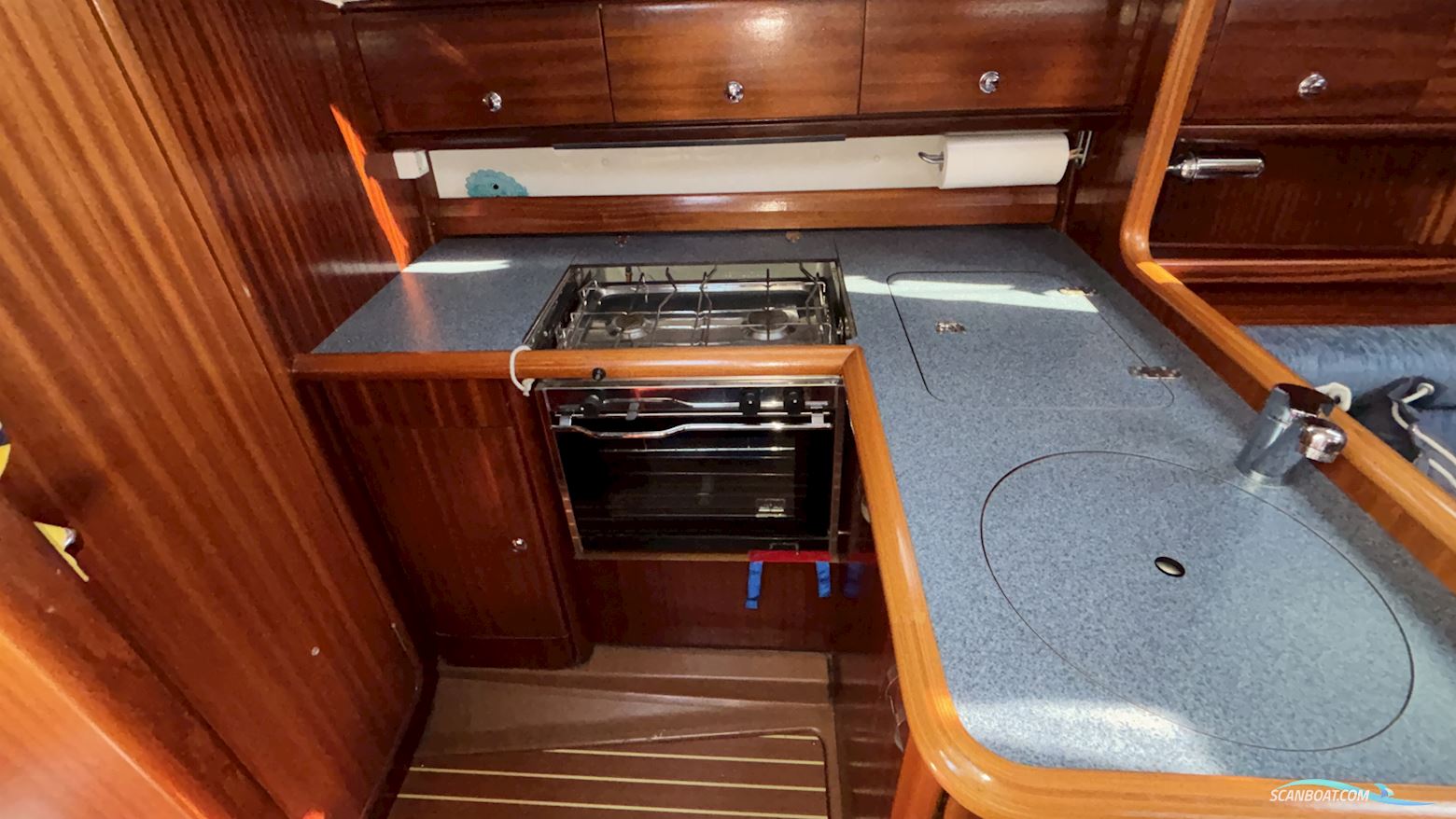 Bavaria 32