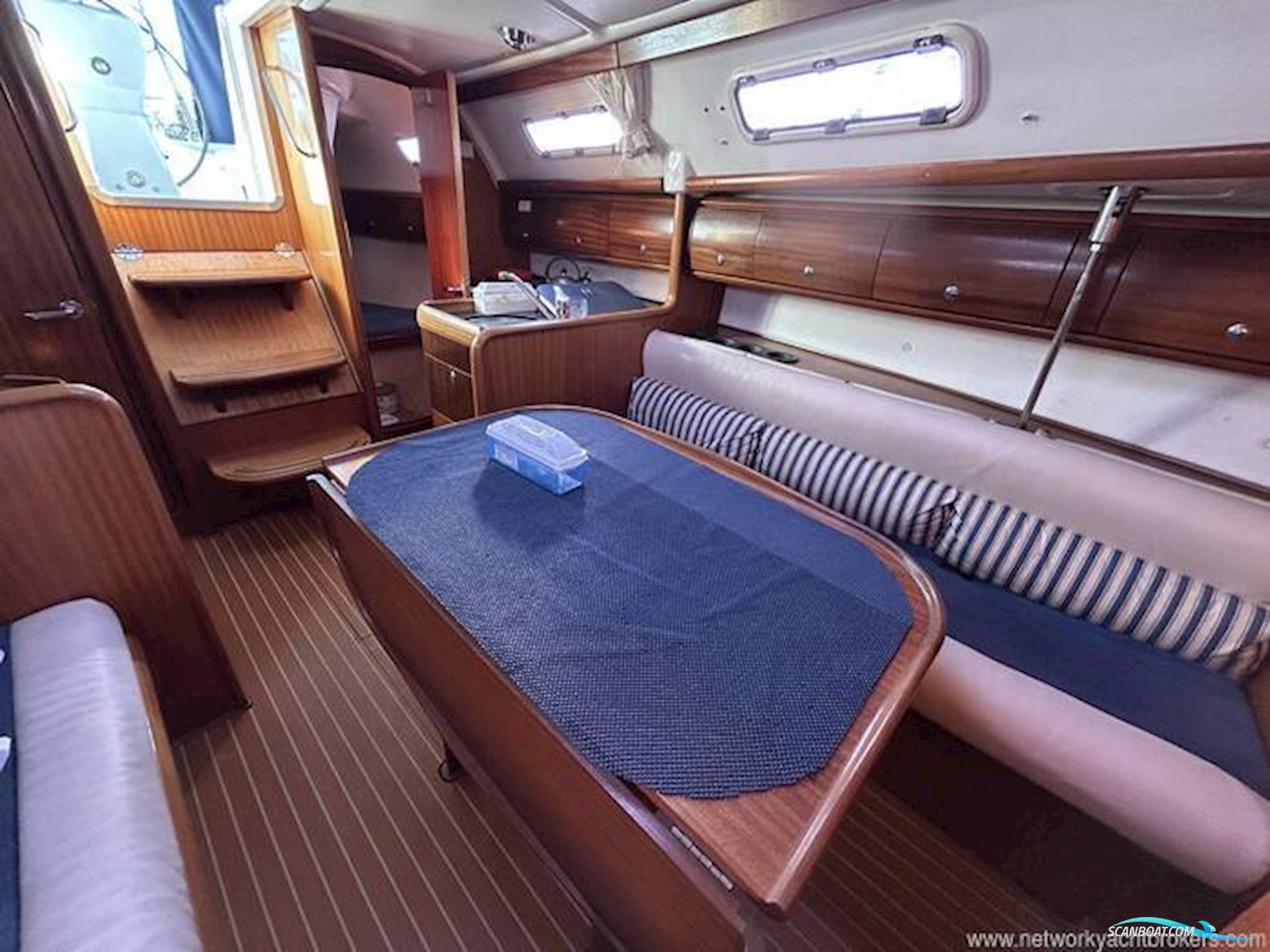 Bavaria 32