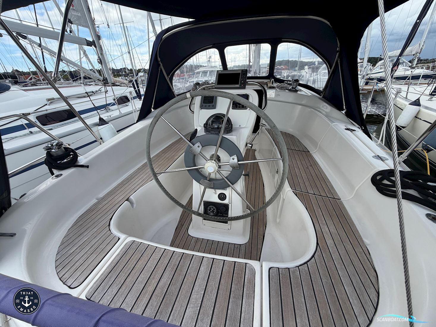 Bavaria 32