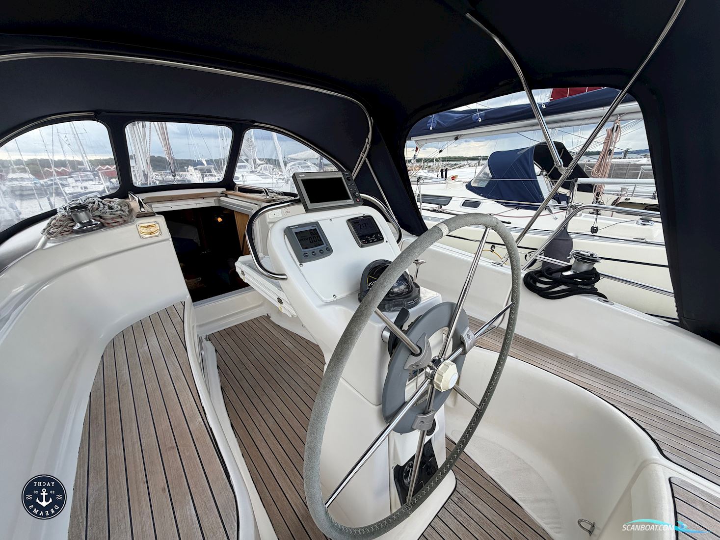 Bavaria 32
