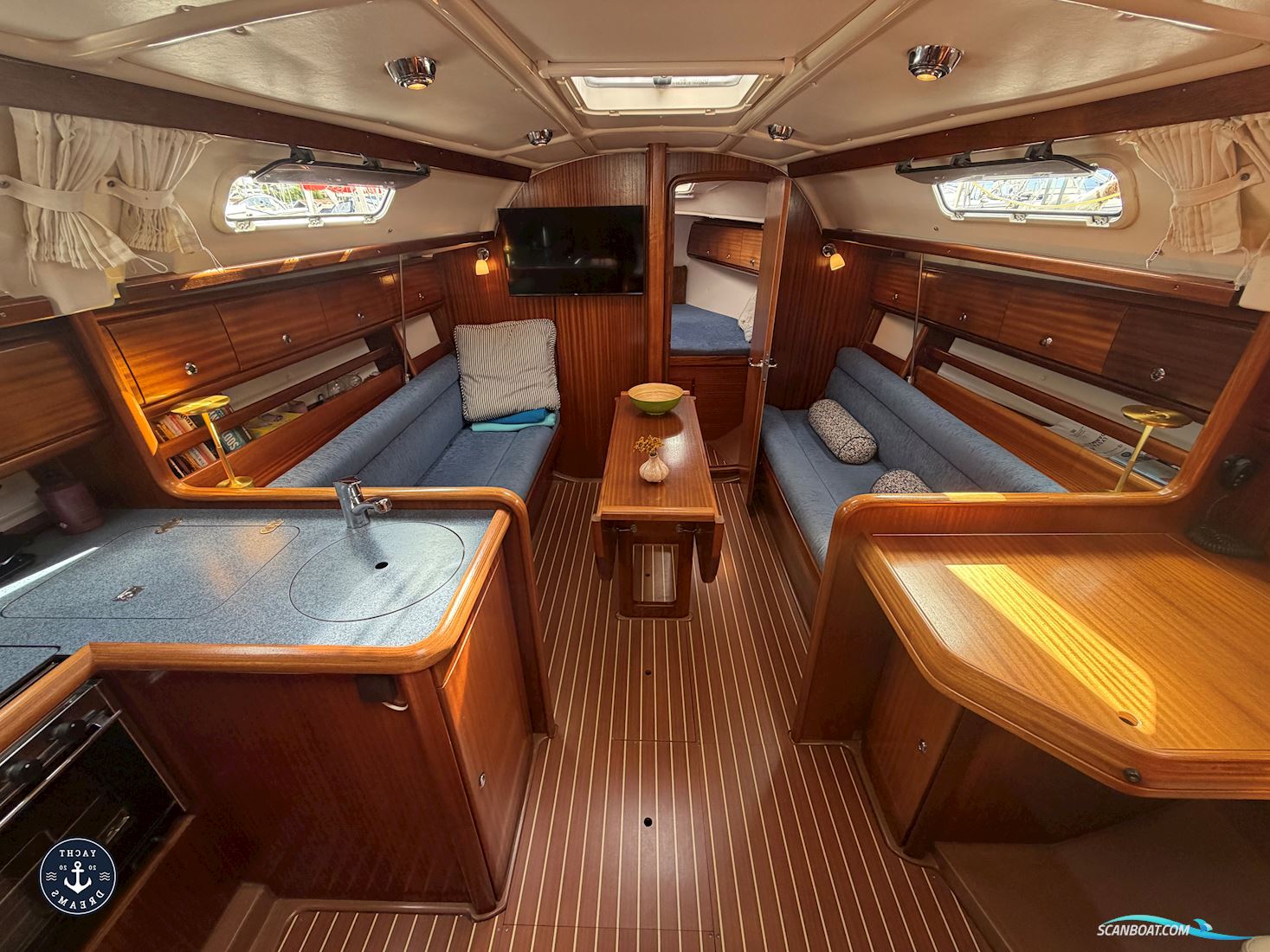 Bavaria 32