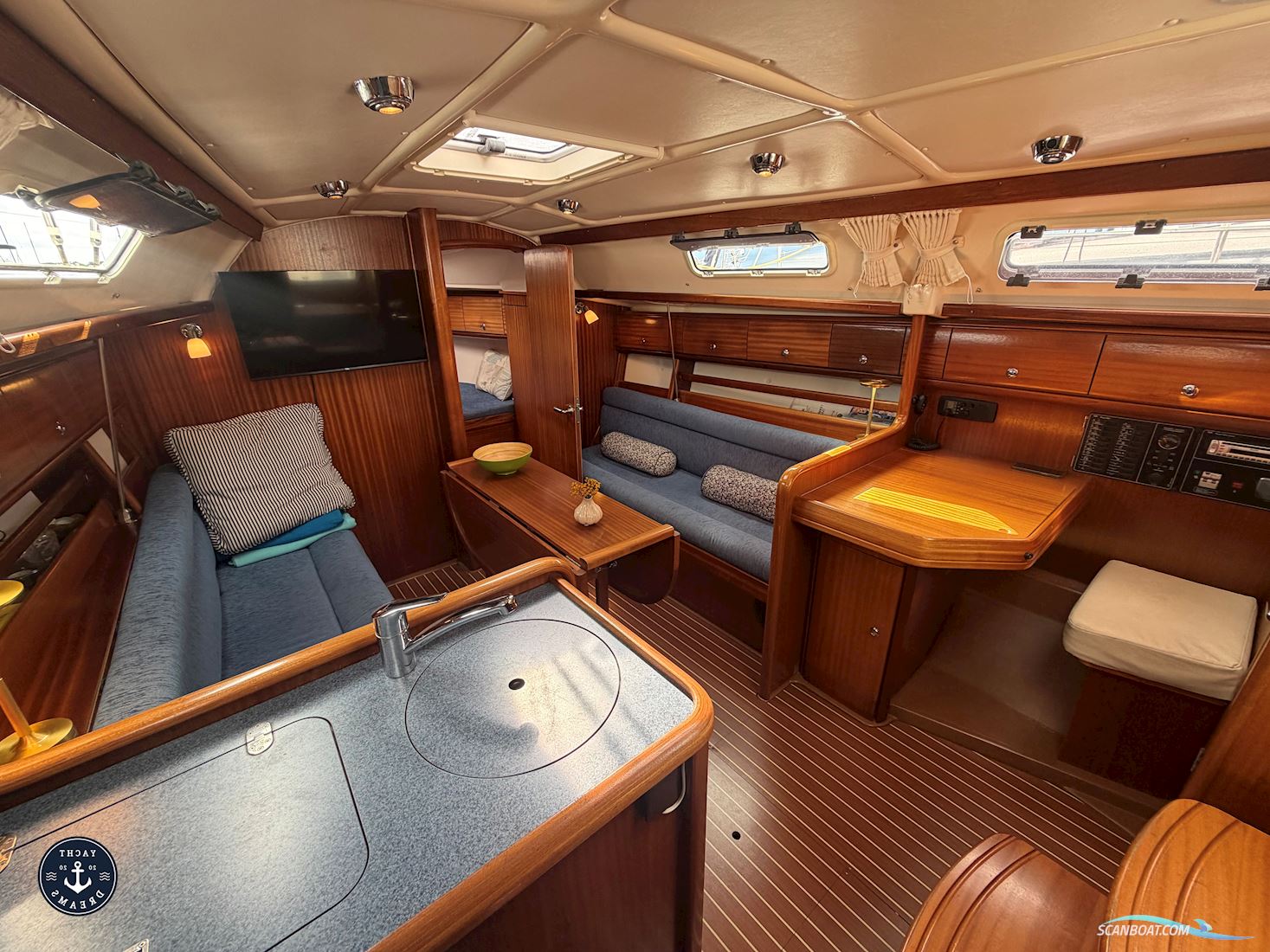 Bavaria 32