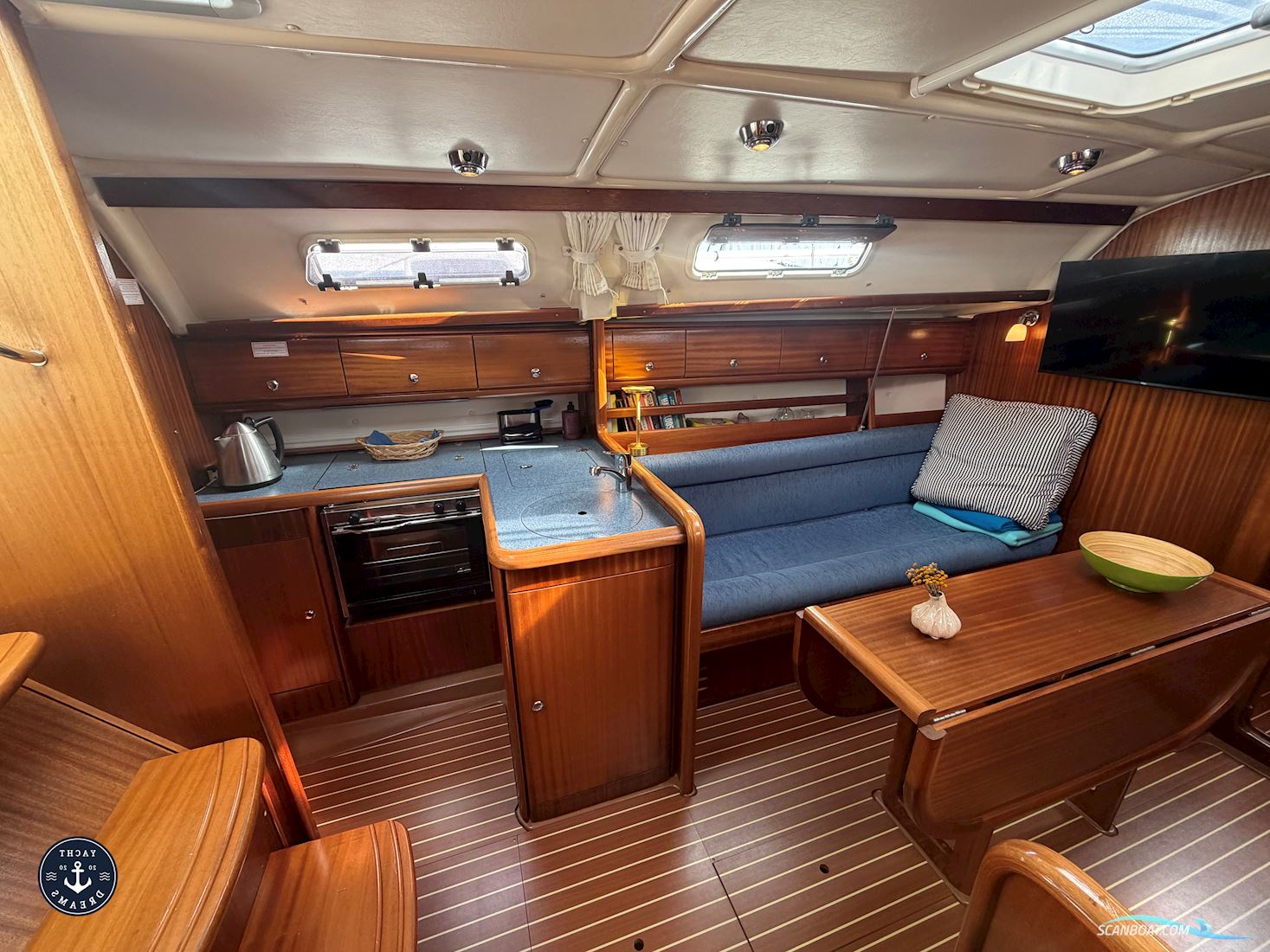 Bavaria 32