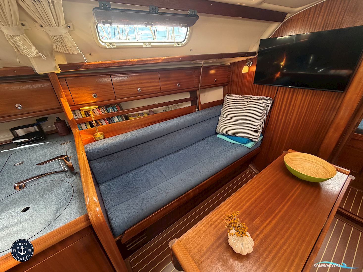 Bavaria 32