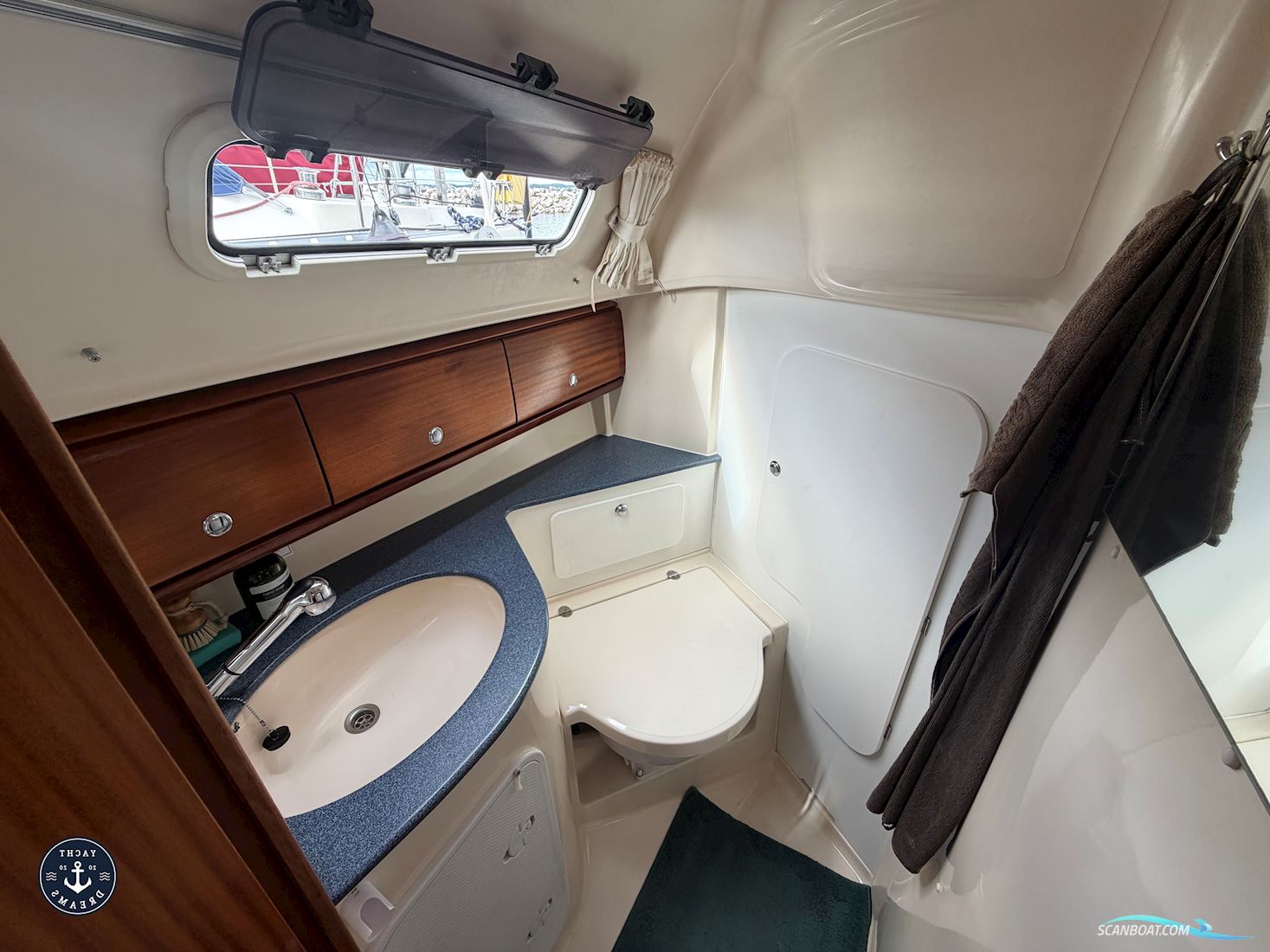 Bavaria 32