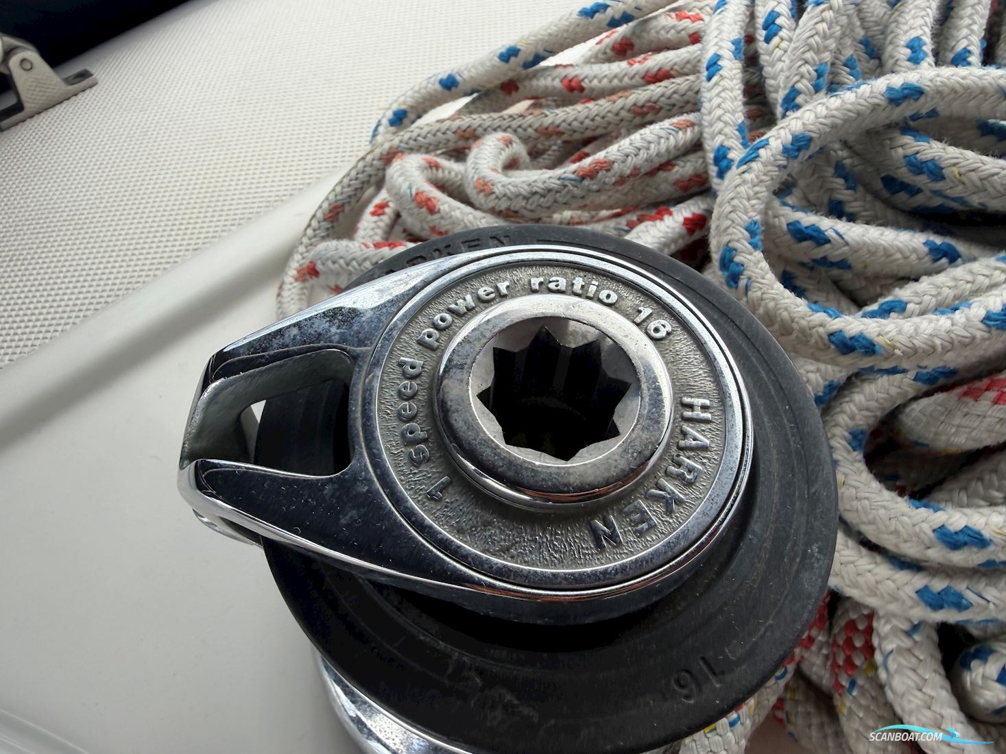 Bavaria 32