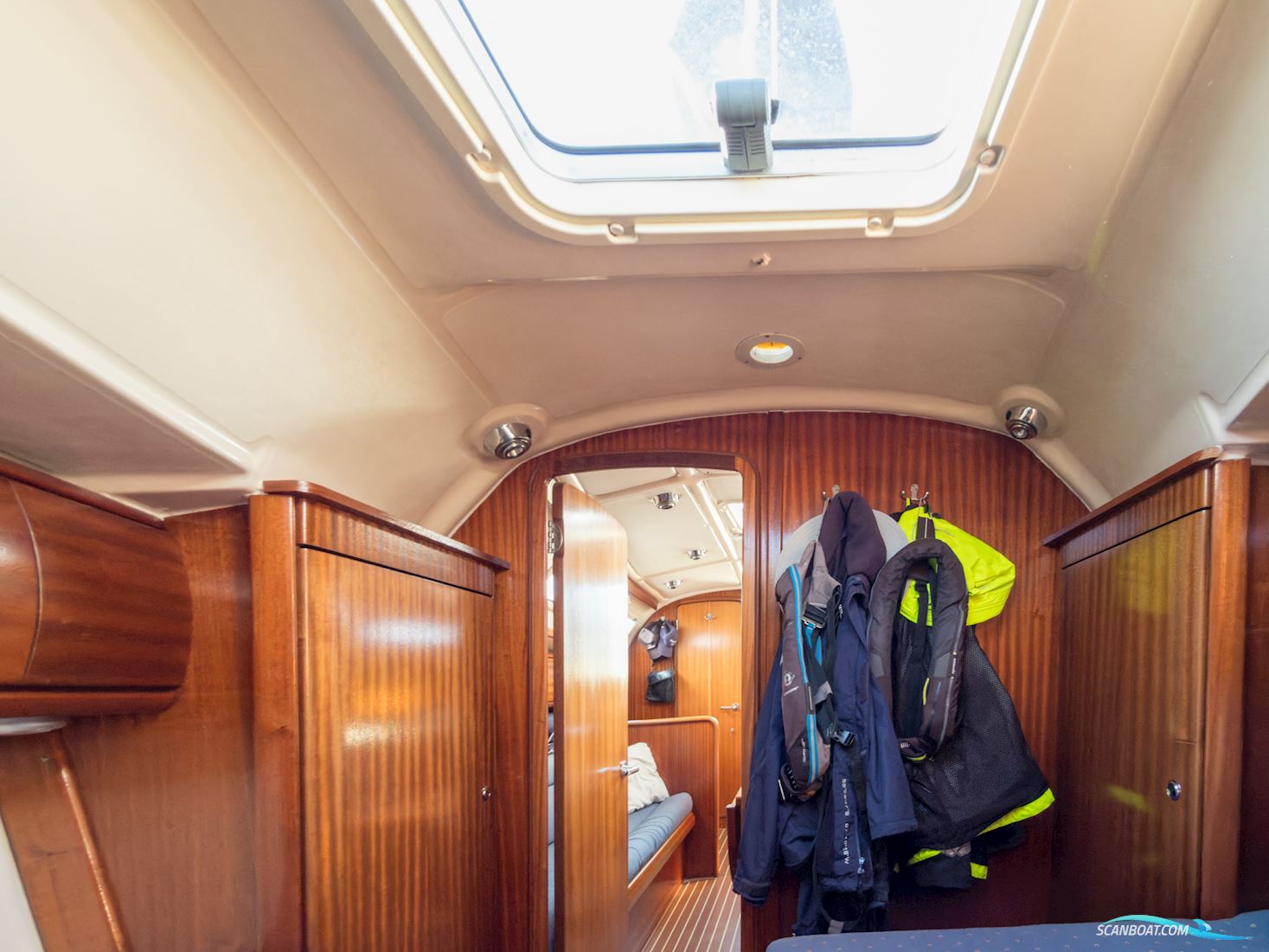 Bavaria 32