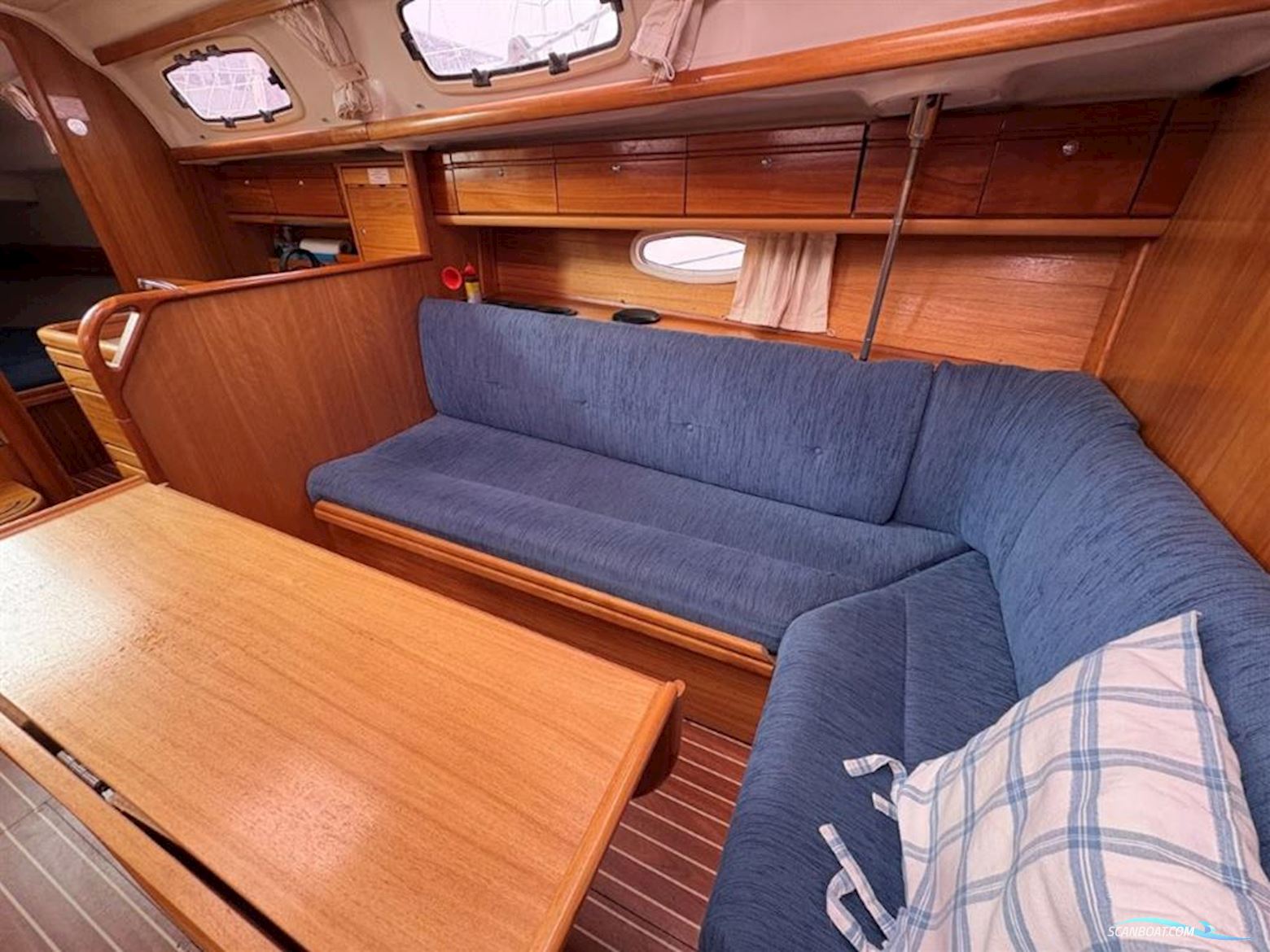 Bavaria 33