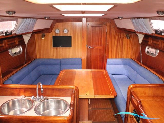 Bavaria 350 Lagoon