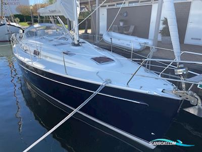 Bavaria 37 Cruiser Sailingboat 2005, with Volvo Penta engine, The Netherlands