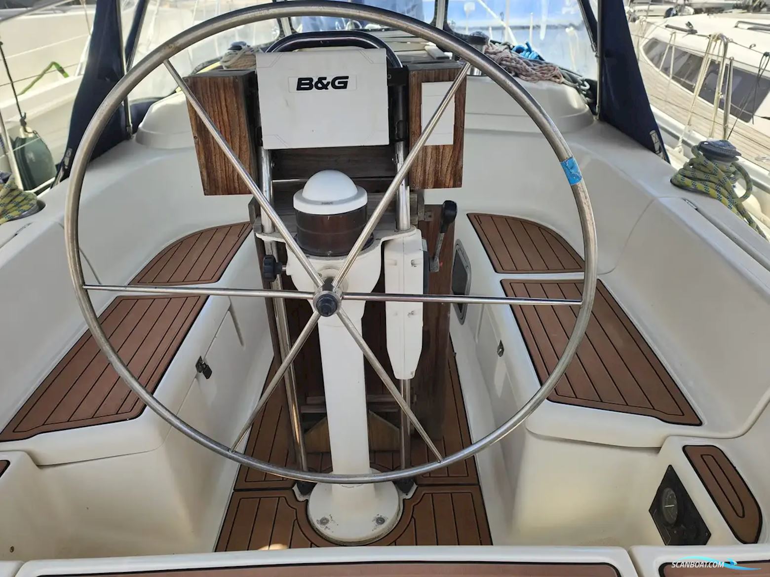Bavaria 37