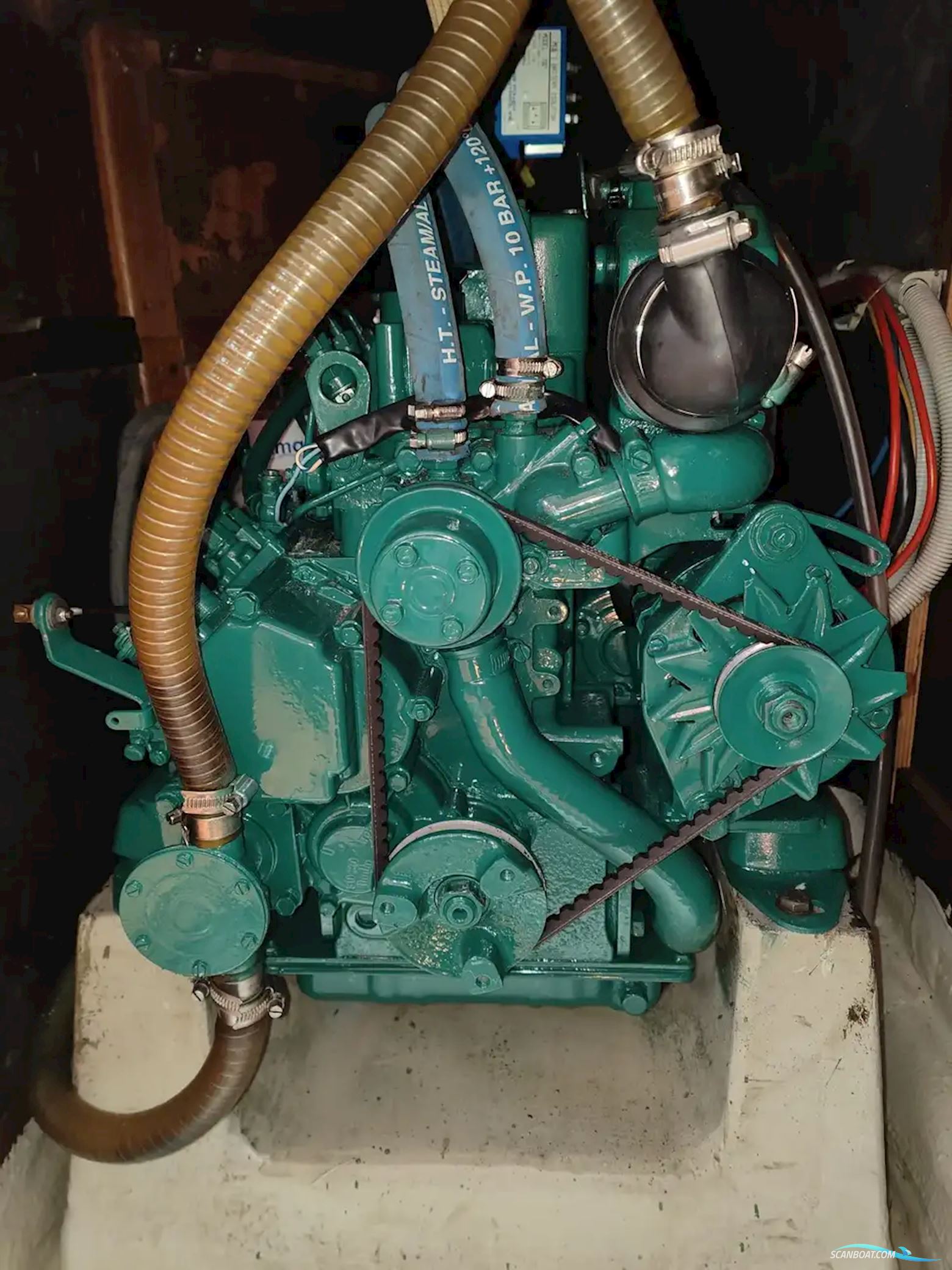Bavaria 37