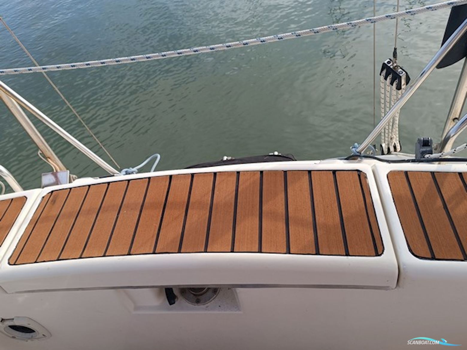 Bavaria 37