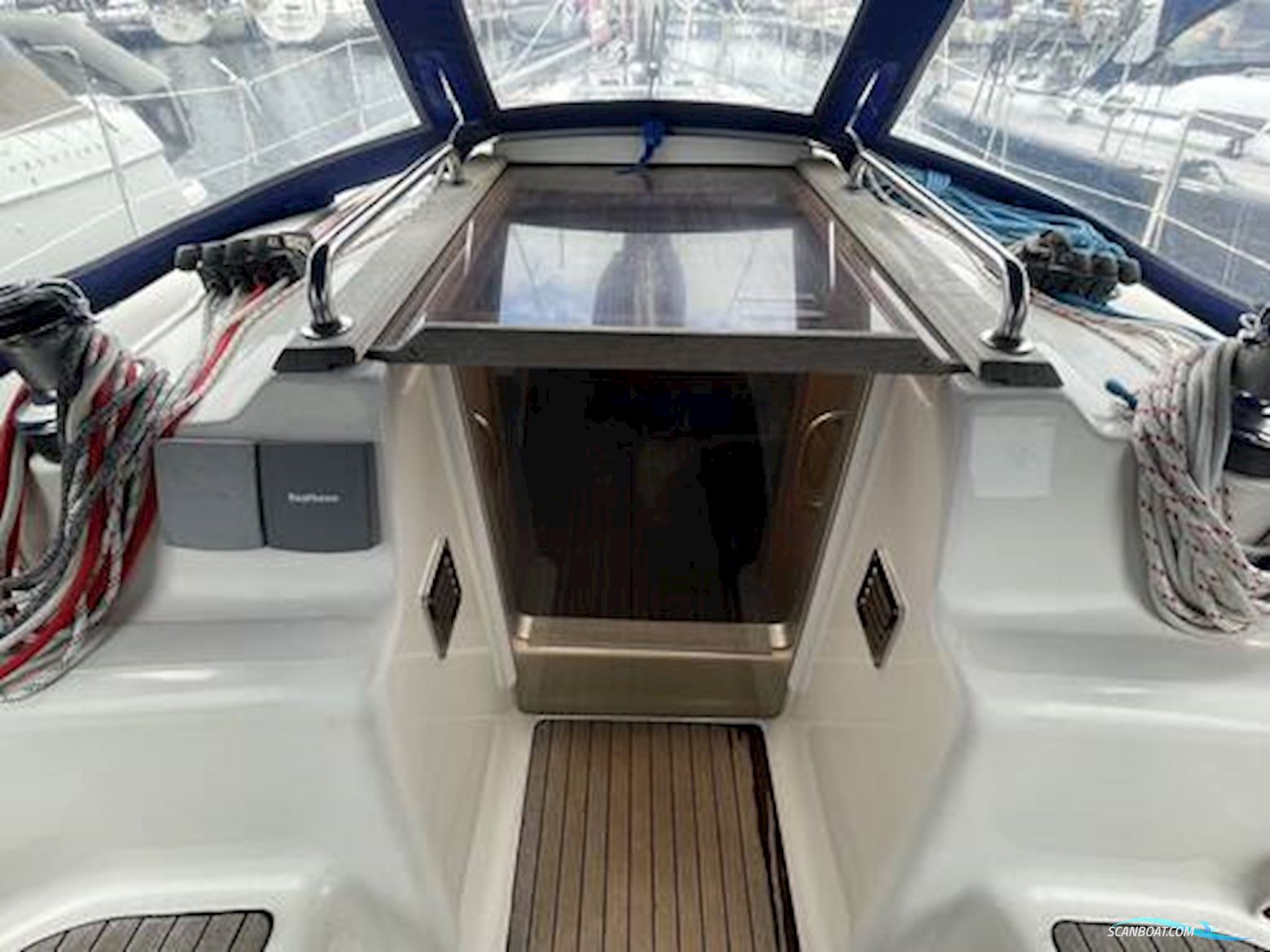 Bavaria 37