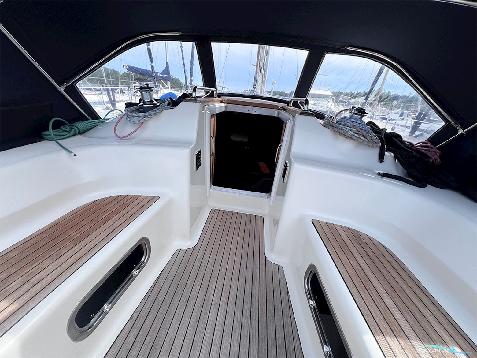Bavaria 37