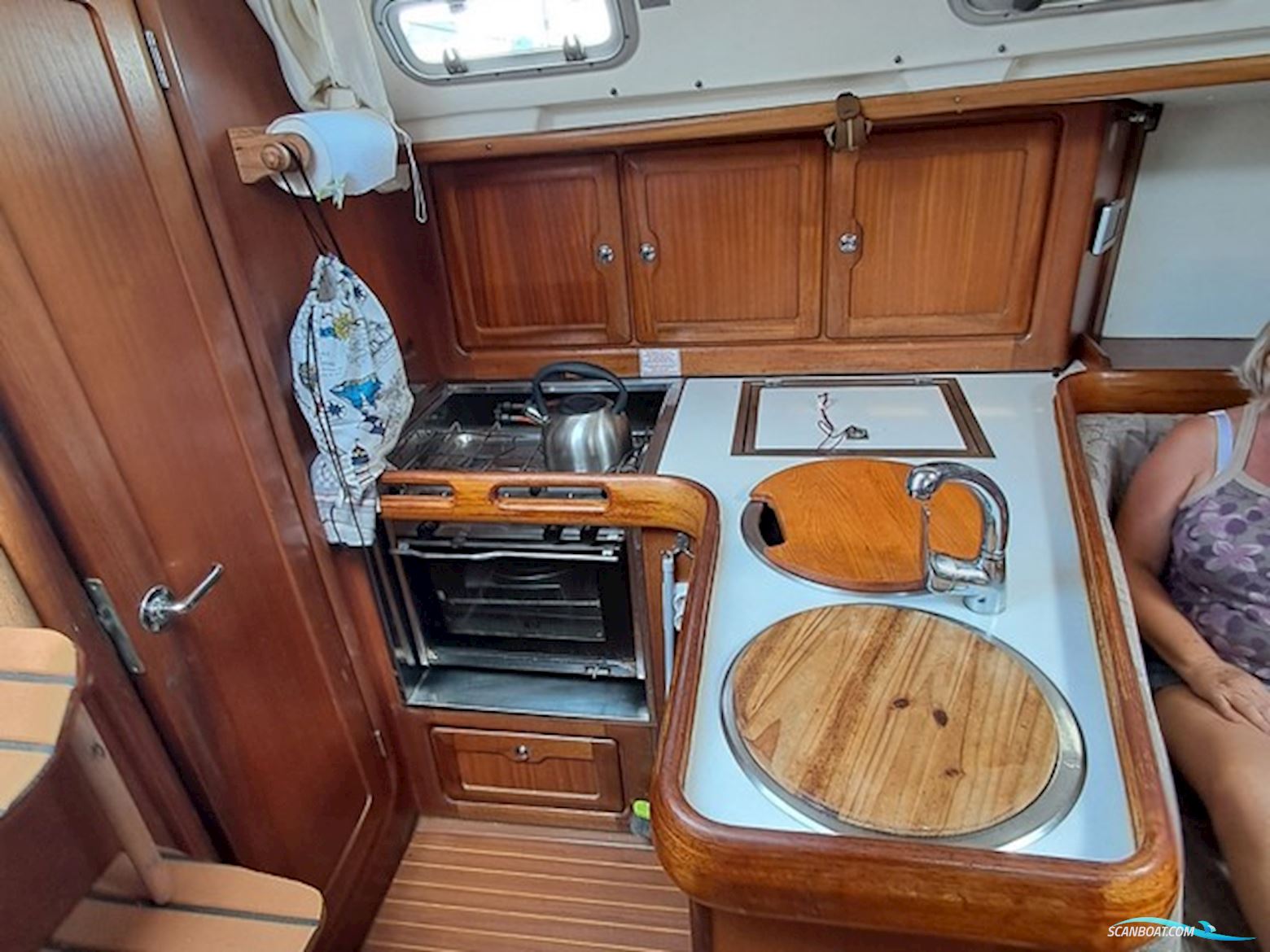 Bavaria 37