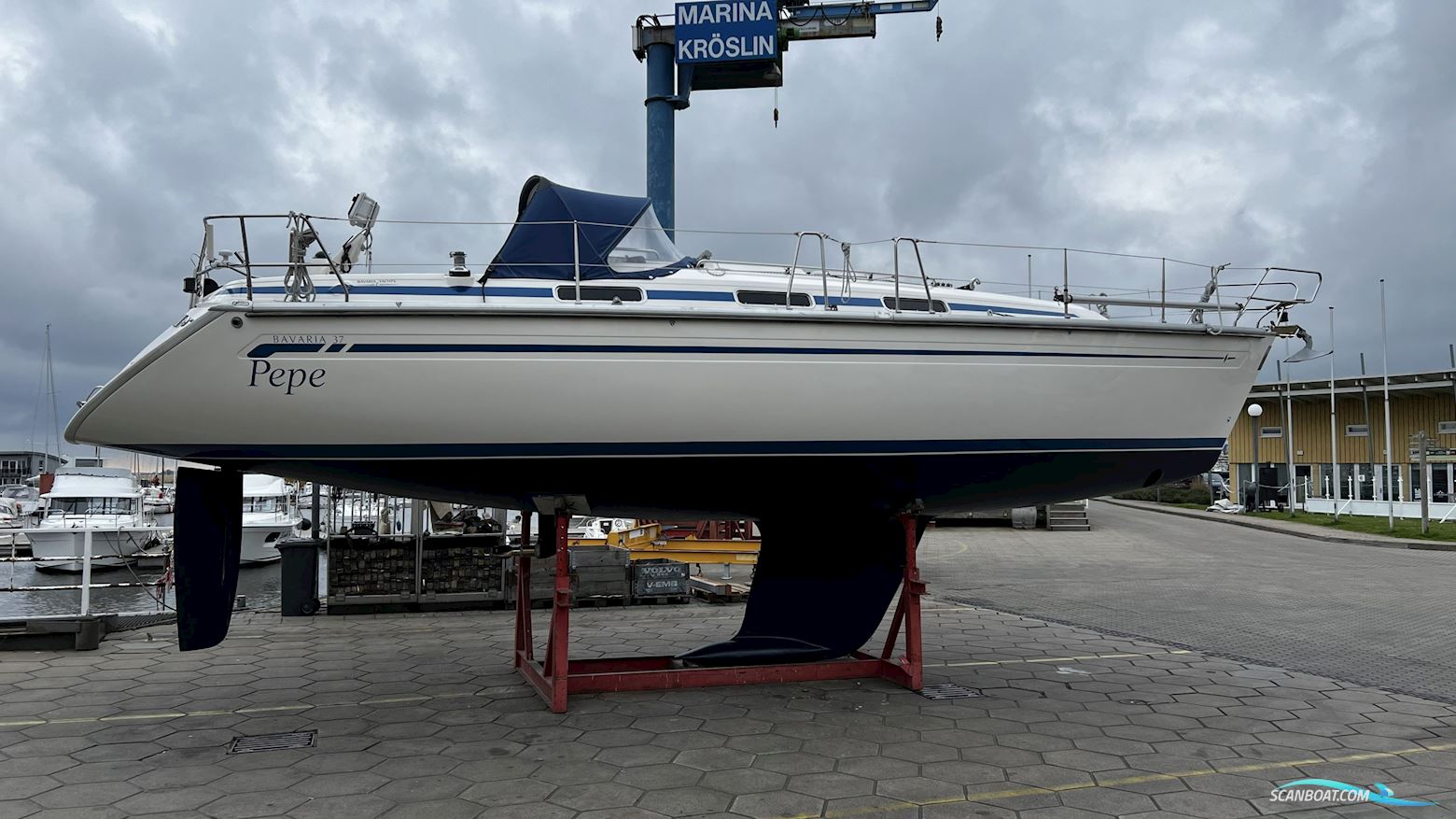 Bavaria 37