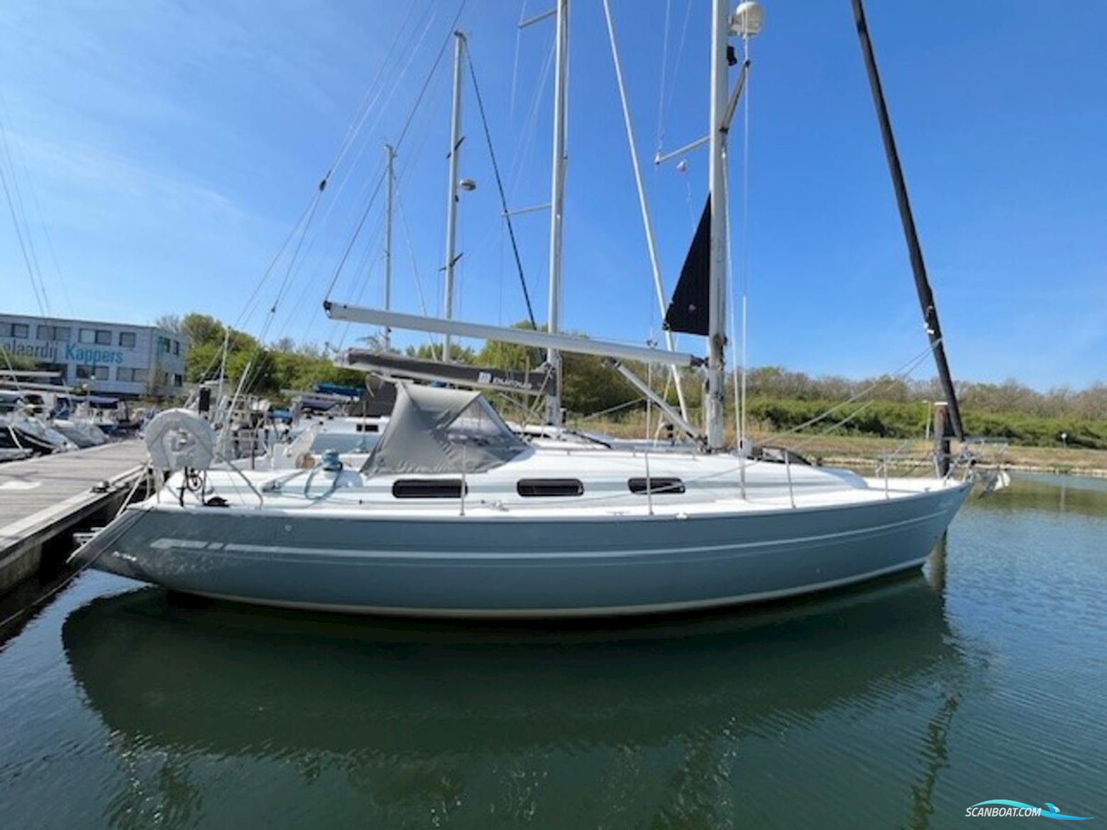 Bavaria 38