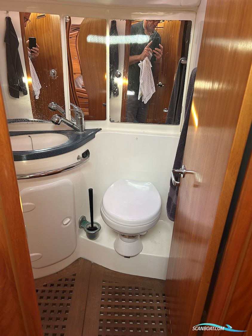 Bavaria 39