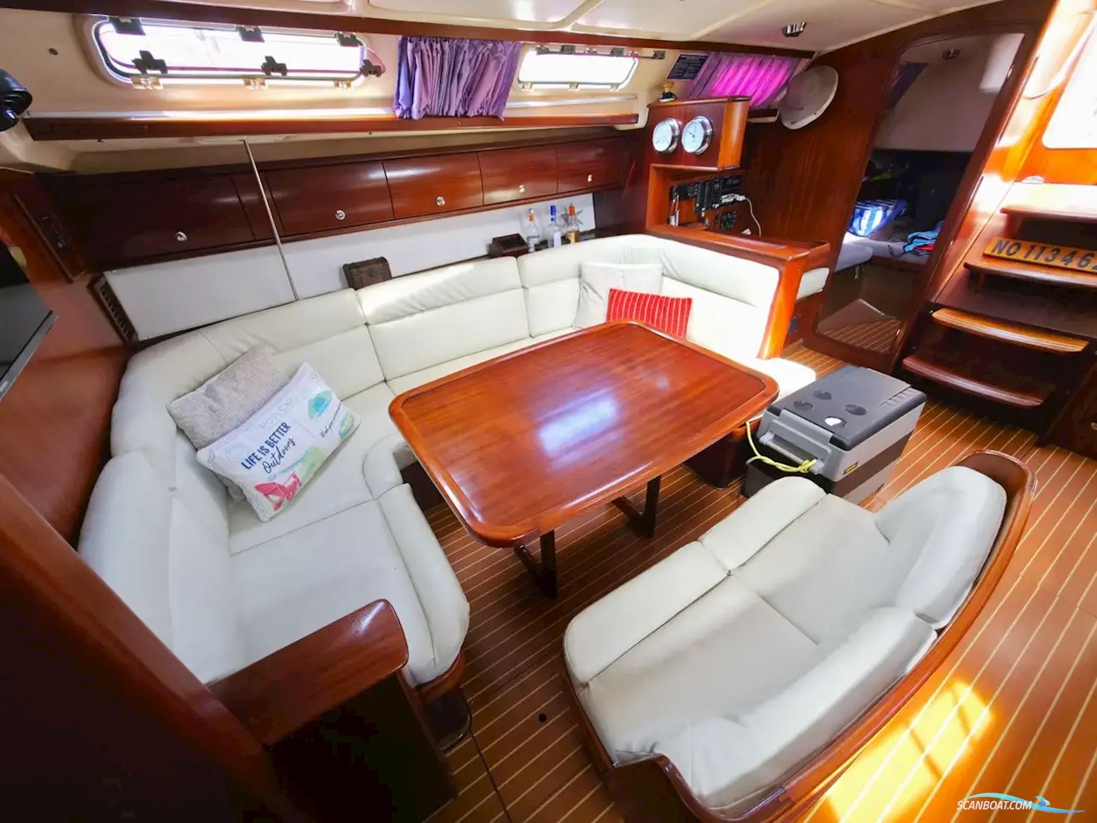 Bavaria 44