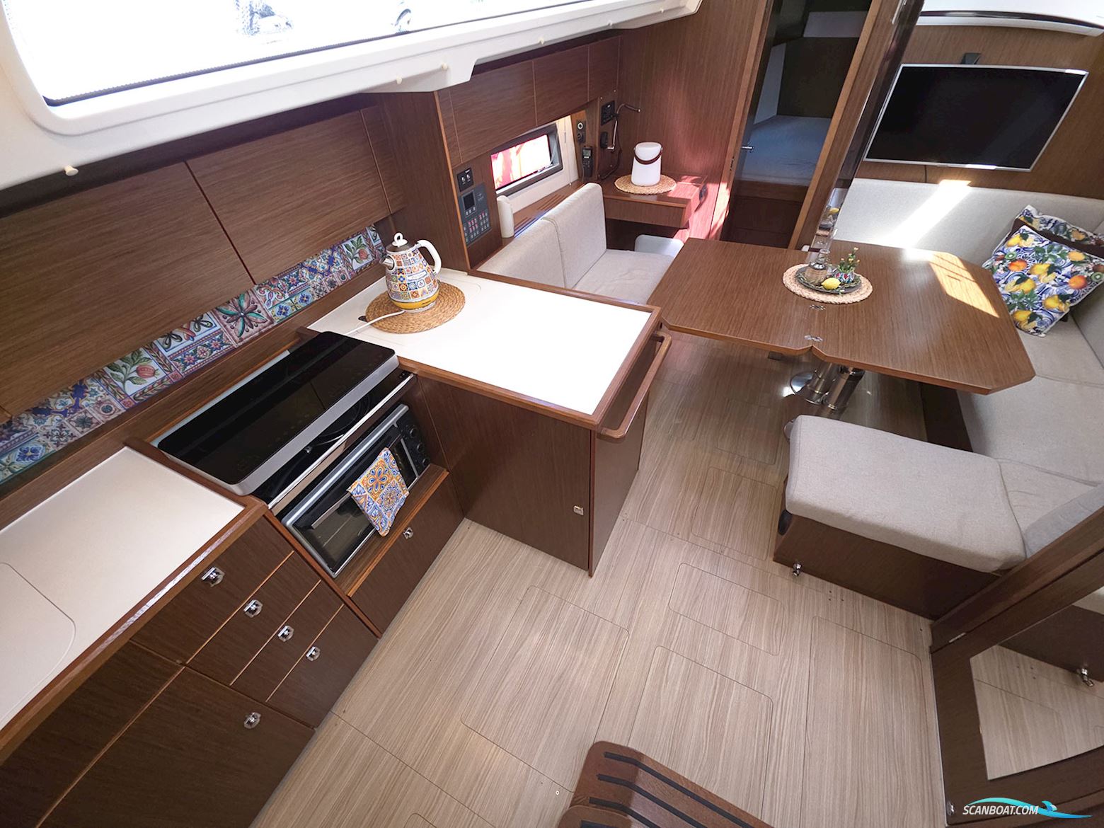 Bavaria C 38